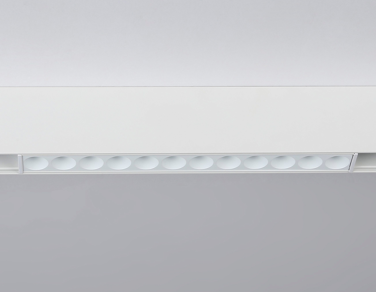 Светильник светодиодный трековый для шинопровода Magnetic GL4022 WH белый IP20 12W 4200K 48V 24° 220*22*45