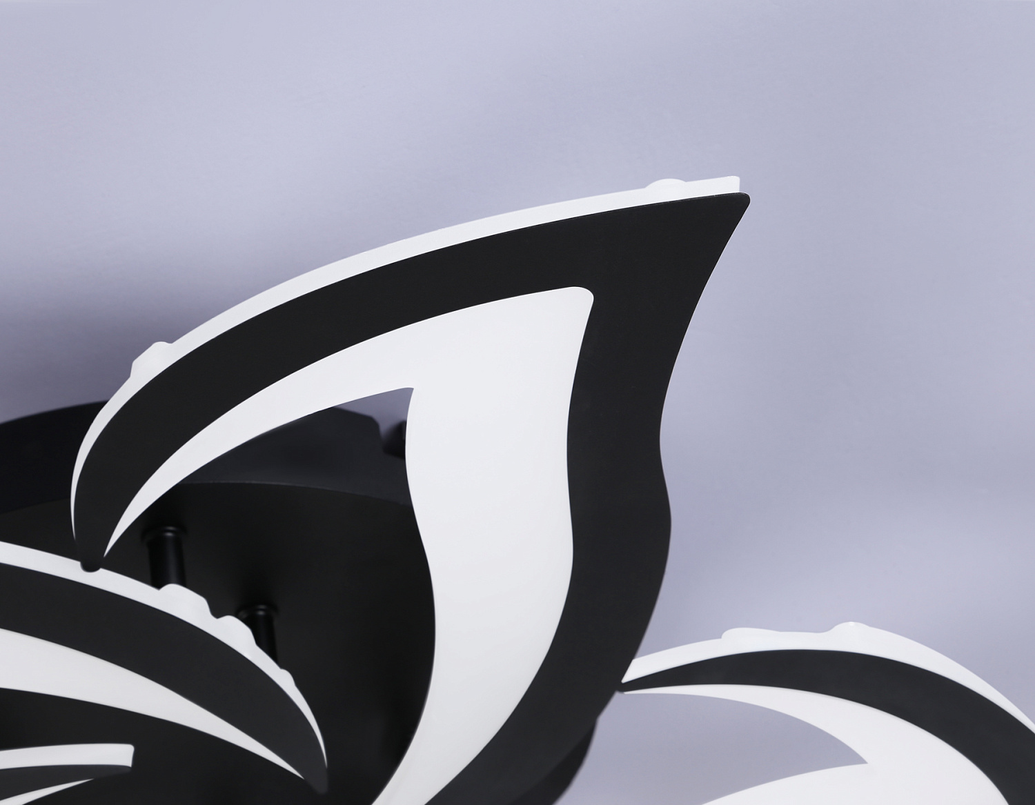 Потолочный светодиодный светильник с пультом FA4472/5 BK белый 56W 3000K/4200K/6400K D640*80 (ПДУ ИК)