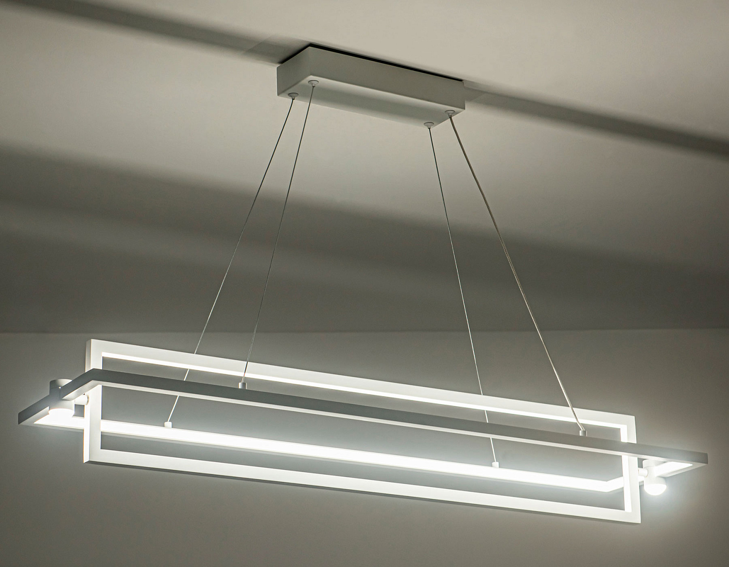 Подвесной светодиодный светильник FL5735/2+2 WH белый 45W 3000K/4200K/6400K 900*220*1300 (без ПДУ)