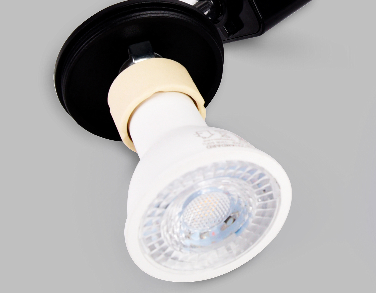 Трековый однофазный светильник со сменной лампой GL5123 BK черный GU10 max 12W