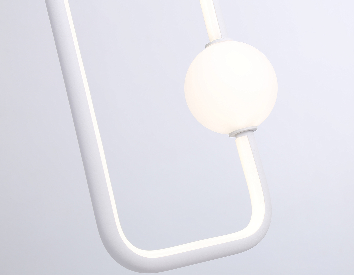 Подвесной светодиодный светильник FL66361 WH белый 19W 4200K 190*80*1000