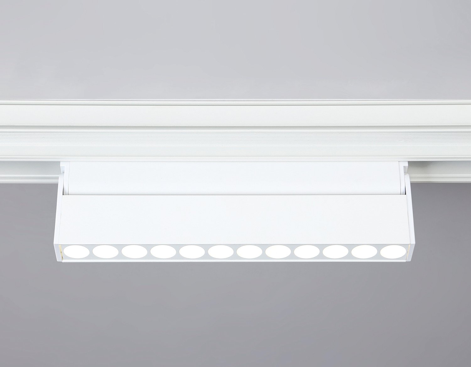 Светильник светодиодный трековый поворотный для шинопровода Magnetic GL4044 WH белый IP20 12W 4200K 48V 24° 223*22*105