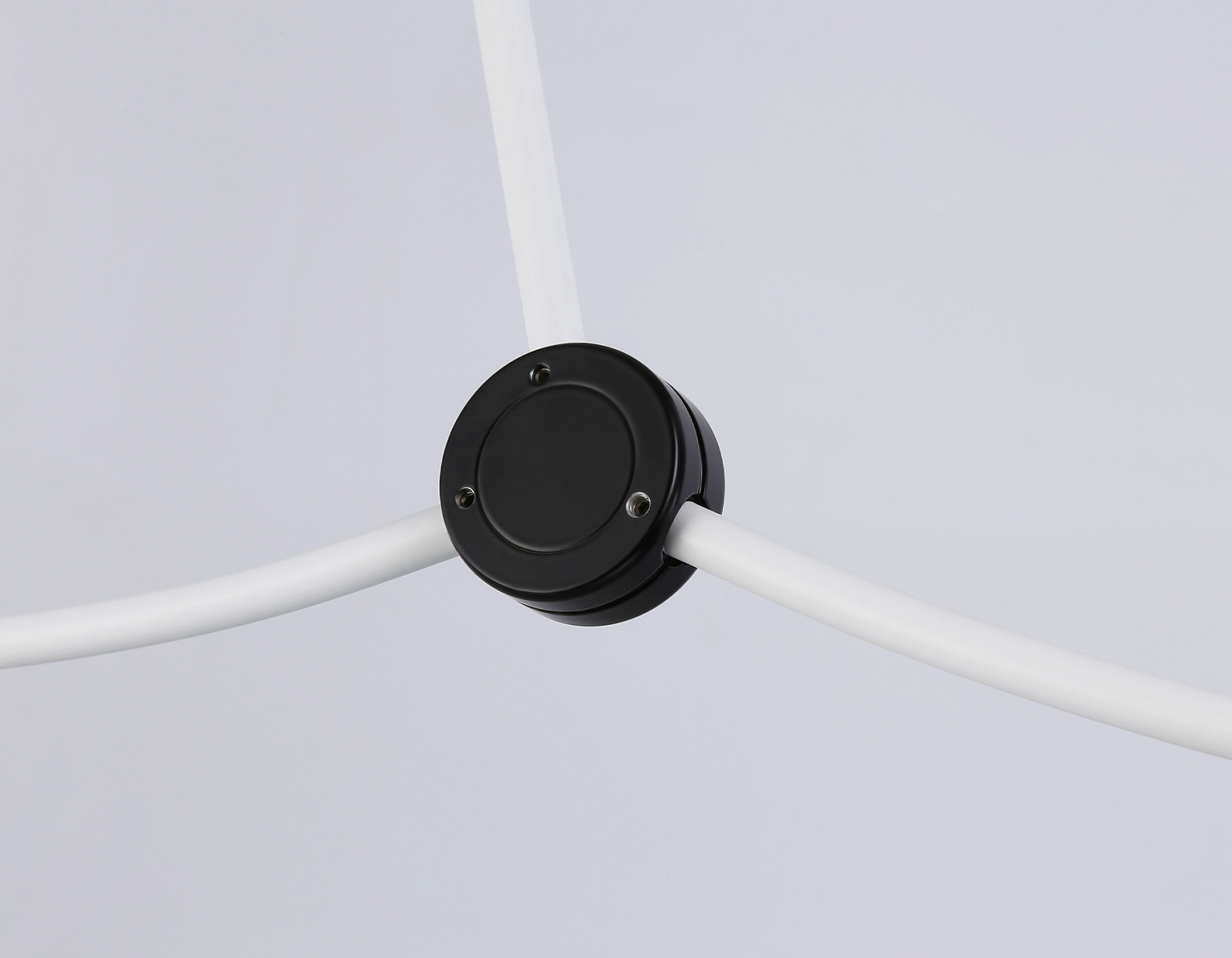 Подвесной светильник TR2566/3 WH/BK белый/черный E27/3 max 60W 1130*150*540