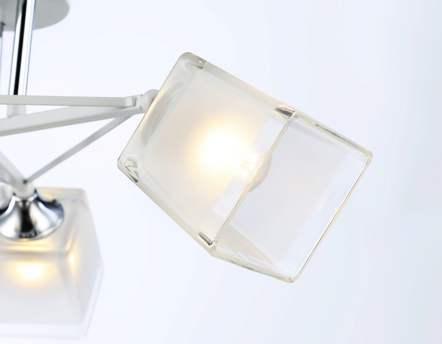 Подвесной светильник TR303071/3 WH/CH/FR белый/хром/белый матовый E27/3 max 40W D560*250