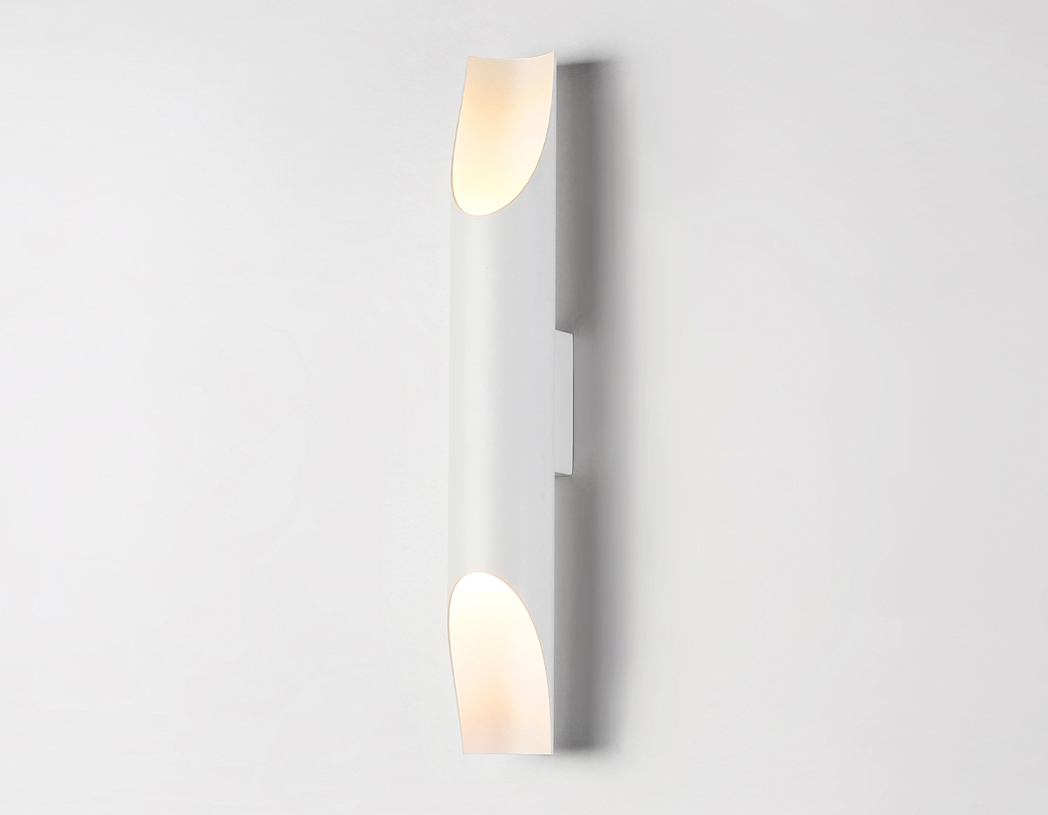 Светильник настенный со сменной лампой E27 TN5151/2 WH белый E27/2 max 40W 400*60*85