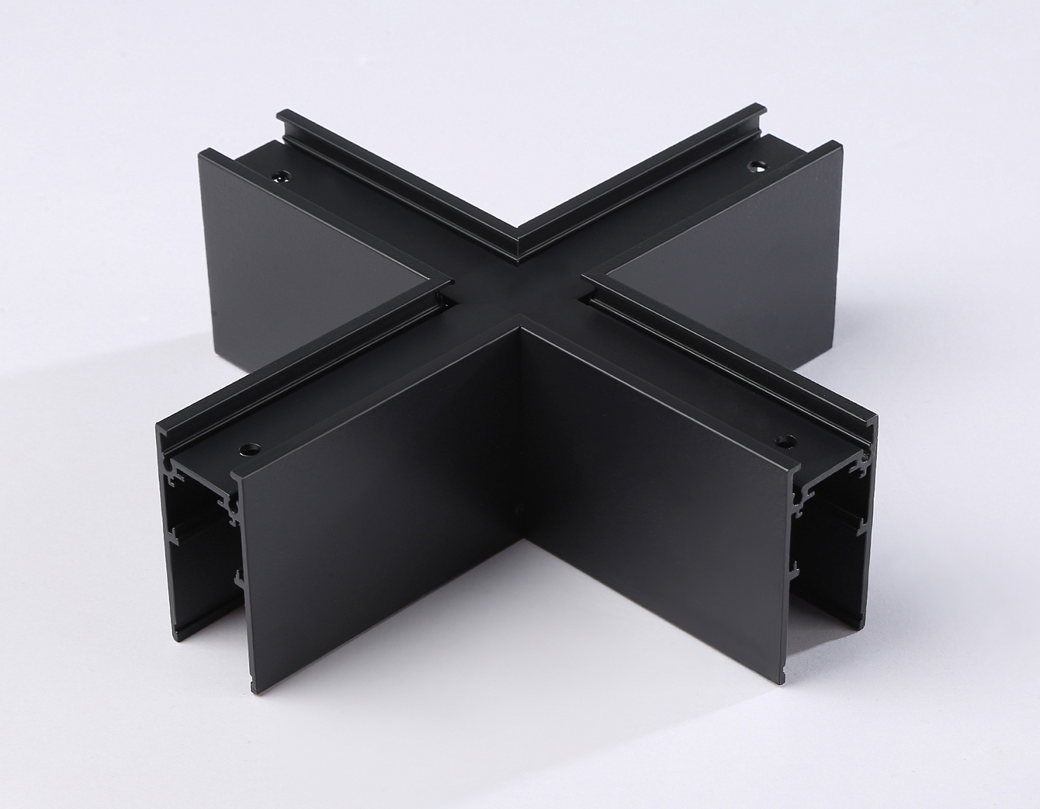 Коннектор Х-образный для накладного шинопровода Magnetic GL3376 BK черный коннектор X-образный для накладного шинопровода 170*170*53.7
