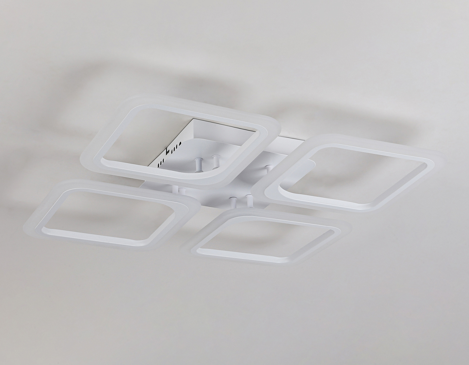 Потолочный светодиодный светильник с пультом FA4375/4 WH белый 4200K/3000K+6400K/6400K+3000K 73W 530*530*75 (ПДУ ИК)