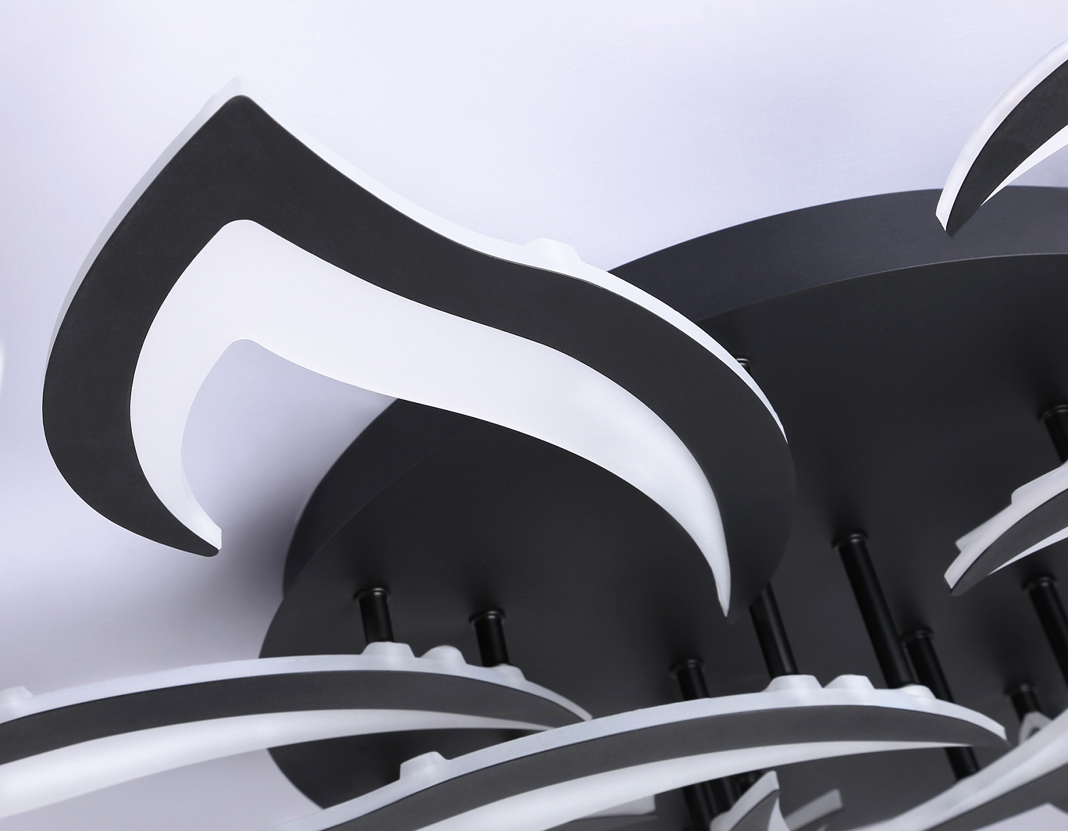 Потолочный светодиодный светильник с пультом FA4474/7+3 BK черный 112W 3000+6400K/4200K/6400+3000K D850*120 (ПДУ ИК)