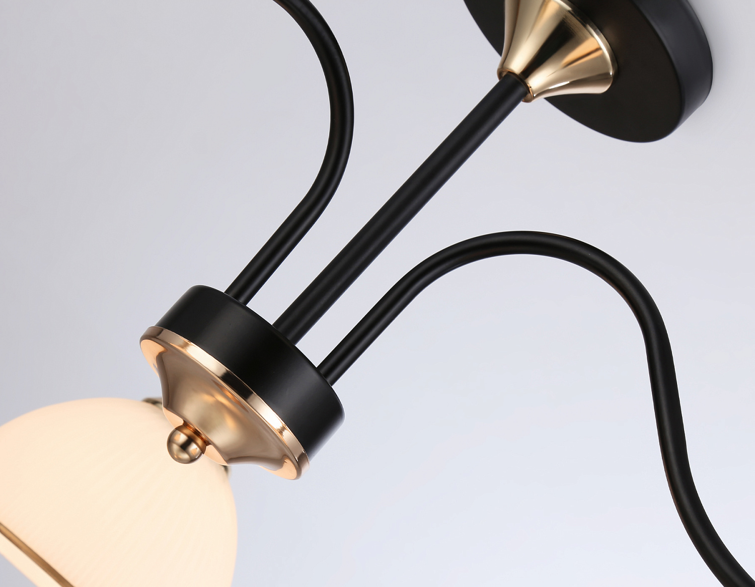 Подвесной светильник TR3161/3 BK/FGD черный/золото E27/3 max 60W D580*300