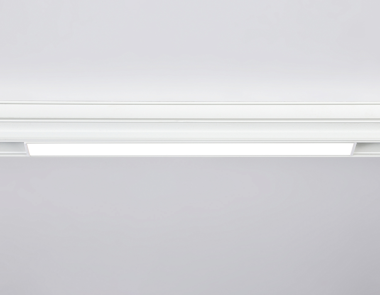 Светильник светодиодный трековый для шинопровода Magnetic GL4001 WH белый IP20 12W 4200K 48V 300*22*45