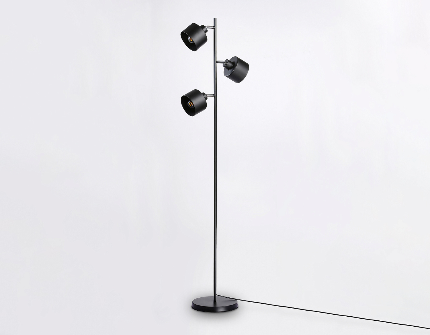 Напольный светильник со сменной лампой в стиле лофт TR8155/3 BK черный E27*3 max 40W D370*1530