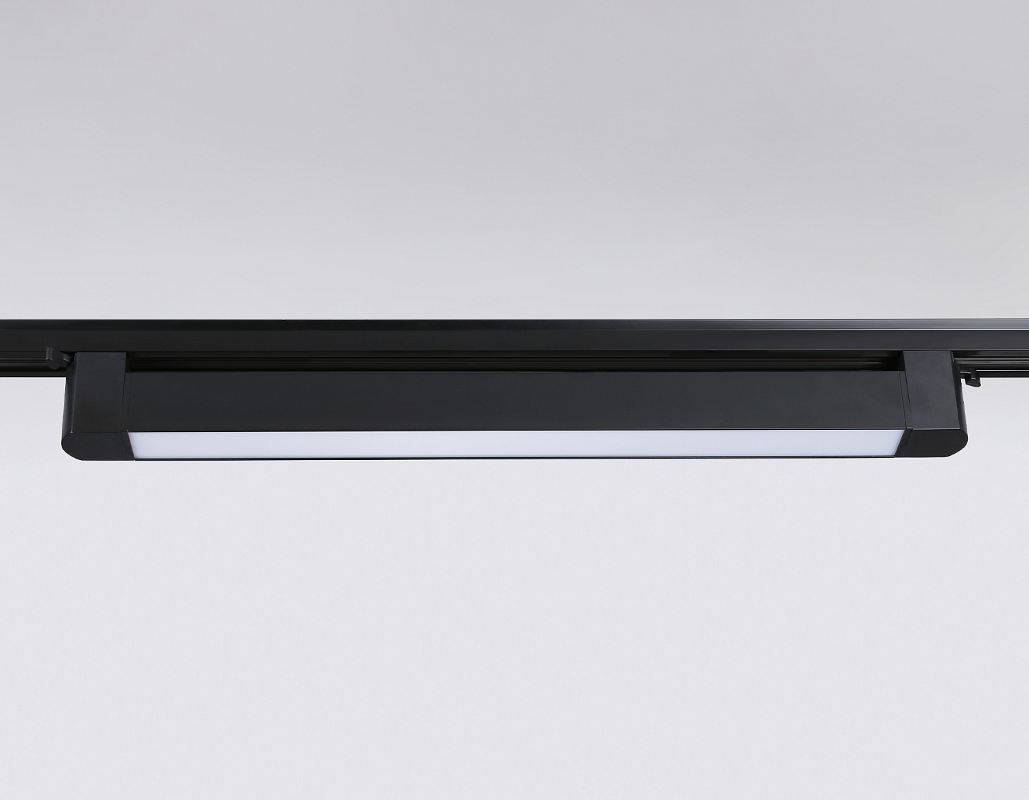 Трековый однофазный светодиодный светильник GL6739 BK черный IP20 30W 4200K 458*35*57