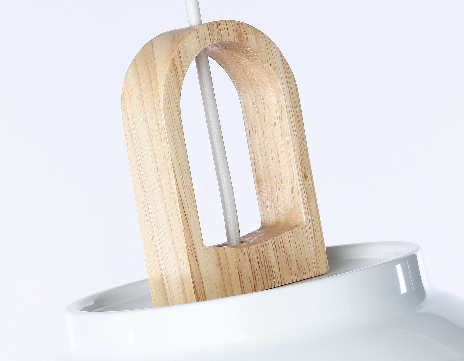 Подвесной светильник в стиле лофт TR8190 WH/LW белый/светлое дерево E27 max 40W D290*900