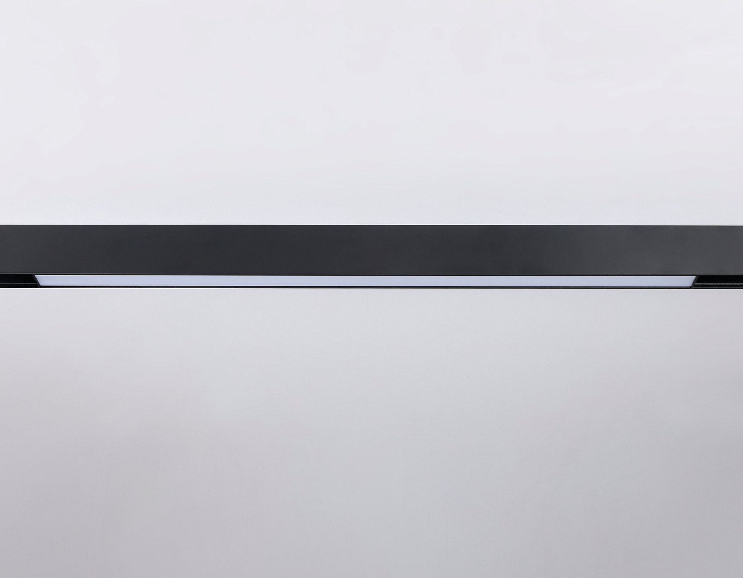 Светильник светодиодный трековый для шинопровода Magnetic GL4011 BK черный IP20 24W 4200K 48V 605*22*45