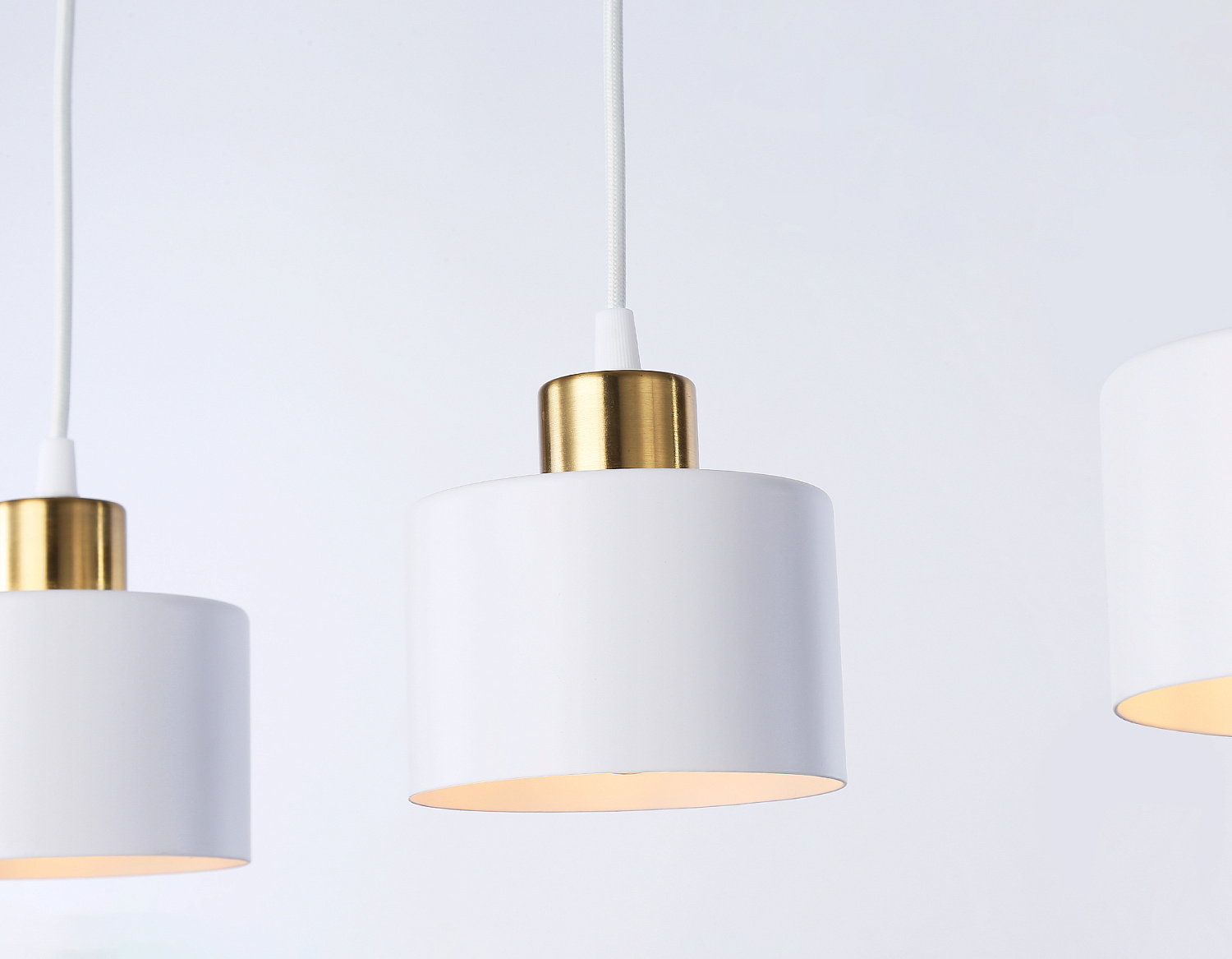 Подвесной светильник в стиле лофт TR8117/3 WH/BS белый/латунь E27*3 max 40W 580*120*970