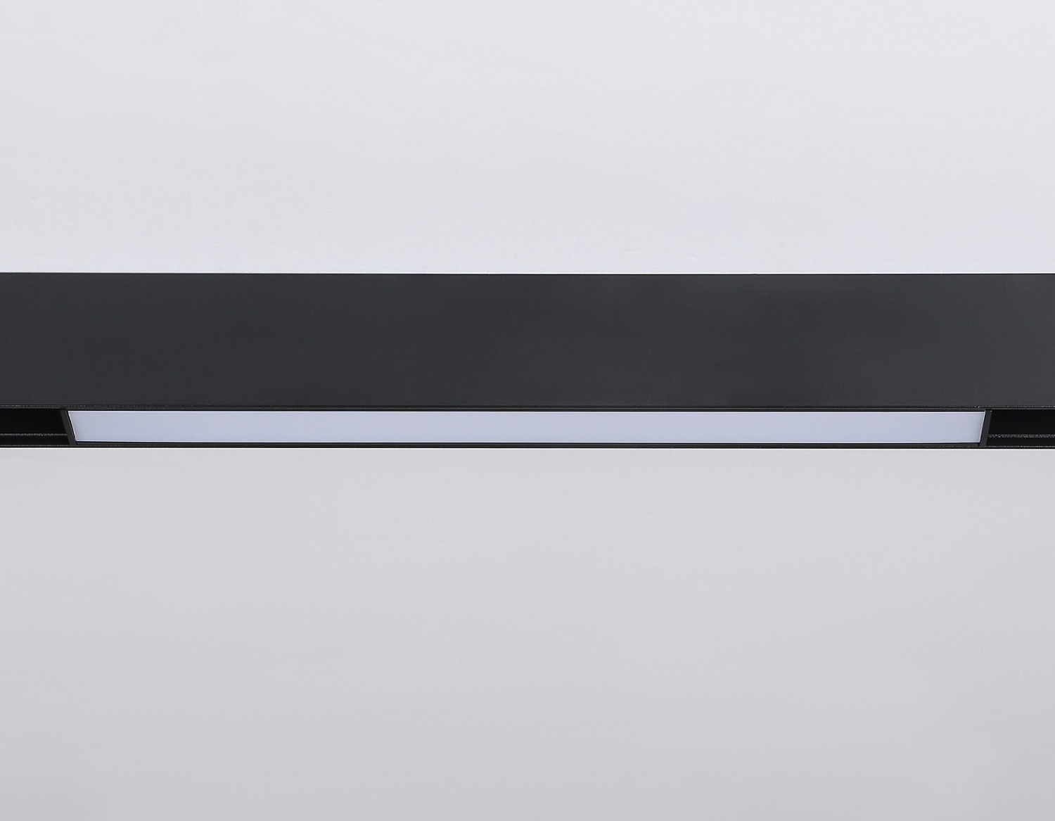 Светильник светодиодный трековый для шинопровода Magnetic GL4004 BK черный IP20 12W 4200K 48V 300*22*45