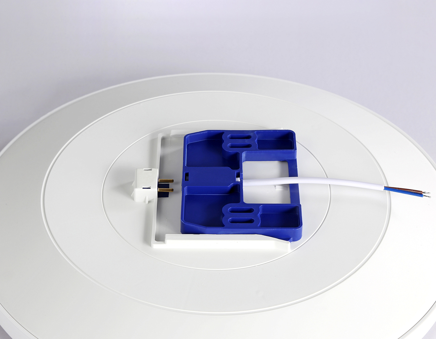 Потолочный светодиодный светильник FZ1221 WH белый IP44 18W 4200K D302*50 (Без ПДУ)