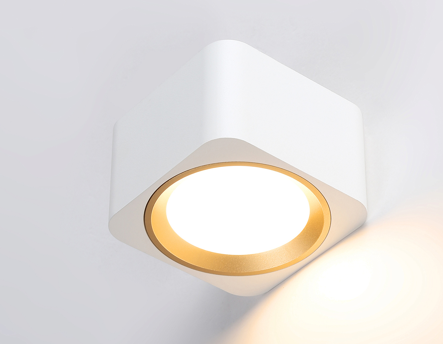 Светильник накладной со сменной лампой GX53 TN70831 WH/GD белый/золото GX53 max 12W 96*96*60