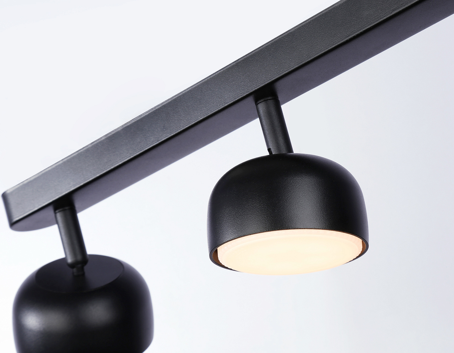 Светильник накладной поворотный со сменной лампой GX53 TN71018/3 BK черный GX53/3 max 12W 400*80*90