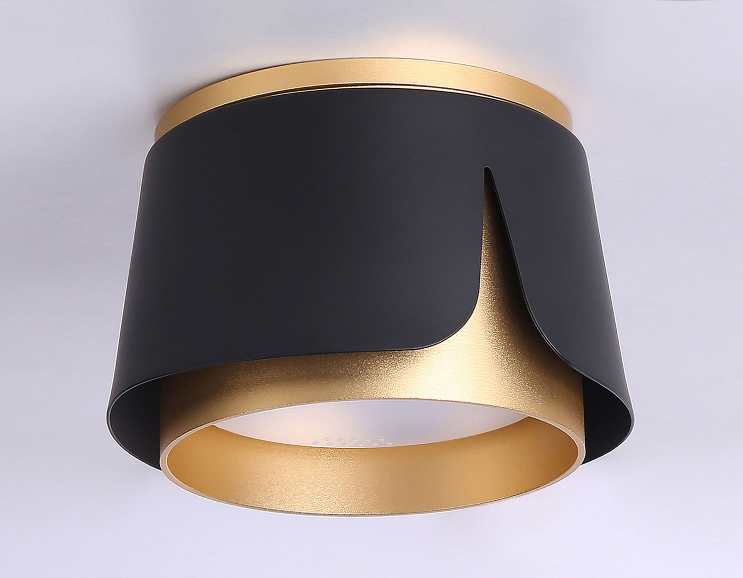 Накладной светильник со сменной лампой GX53 TN71222 BK/GD черный/золото GX53 D100*66