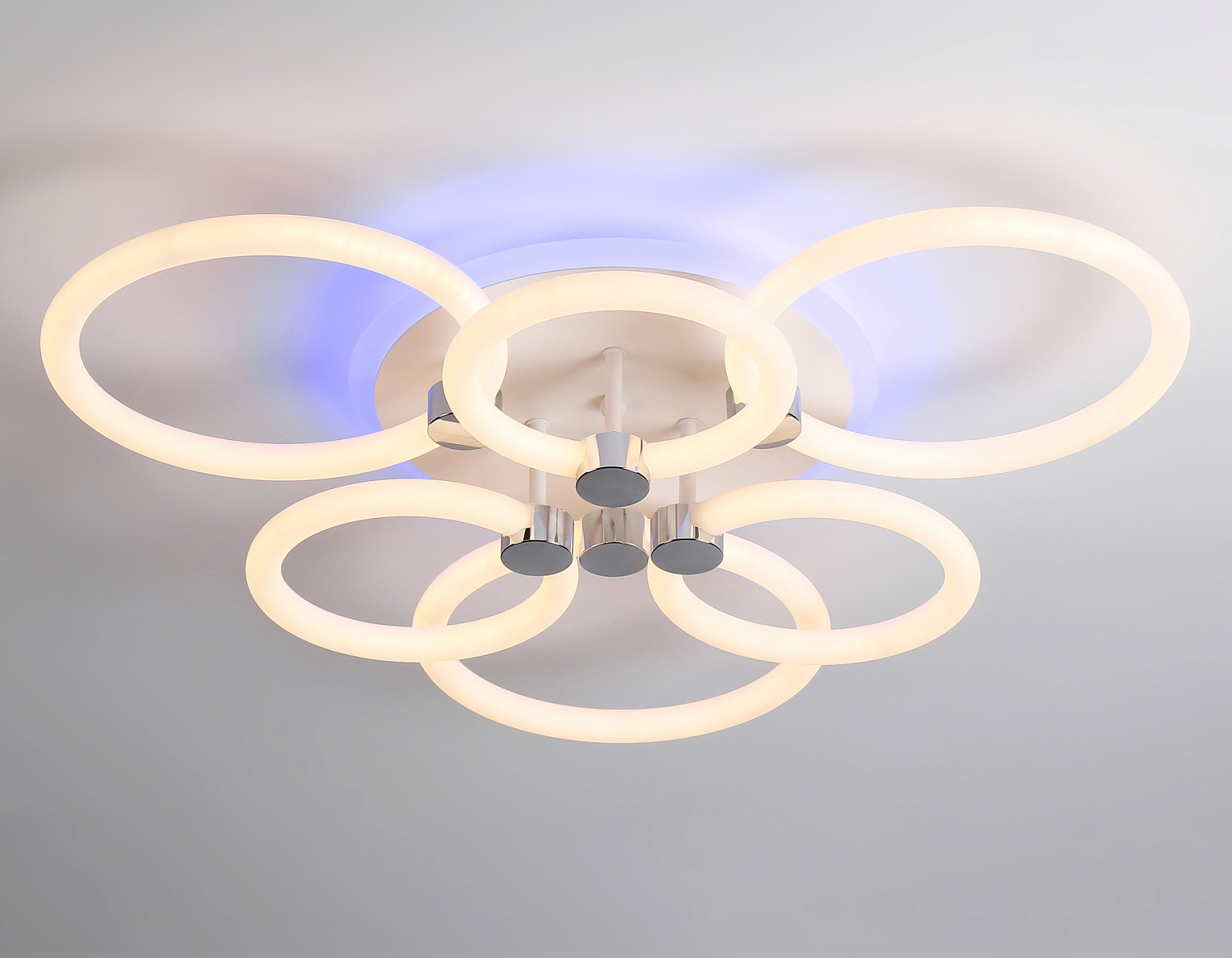 Светодиодный потолочный светильник с подсветкой FA3844/3+3 WH белый 102W 3000K-6400K+RGB D670*115 (ПДУ РАДИО 2.4G)