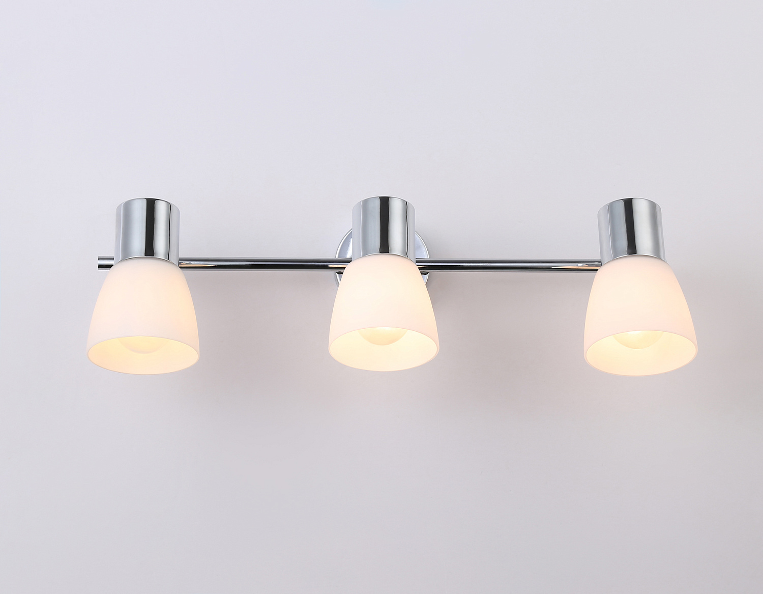 Настенно-потолочный спот TR3965/3 CH/FR хром/белый матовый E27*3 max 40W 460*82*200
