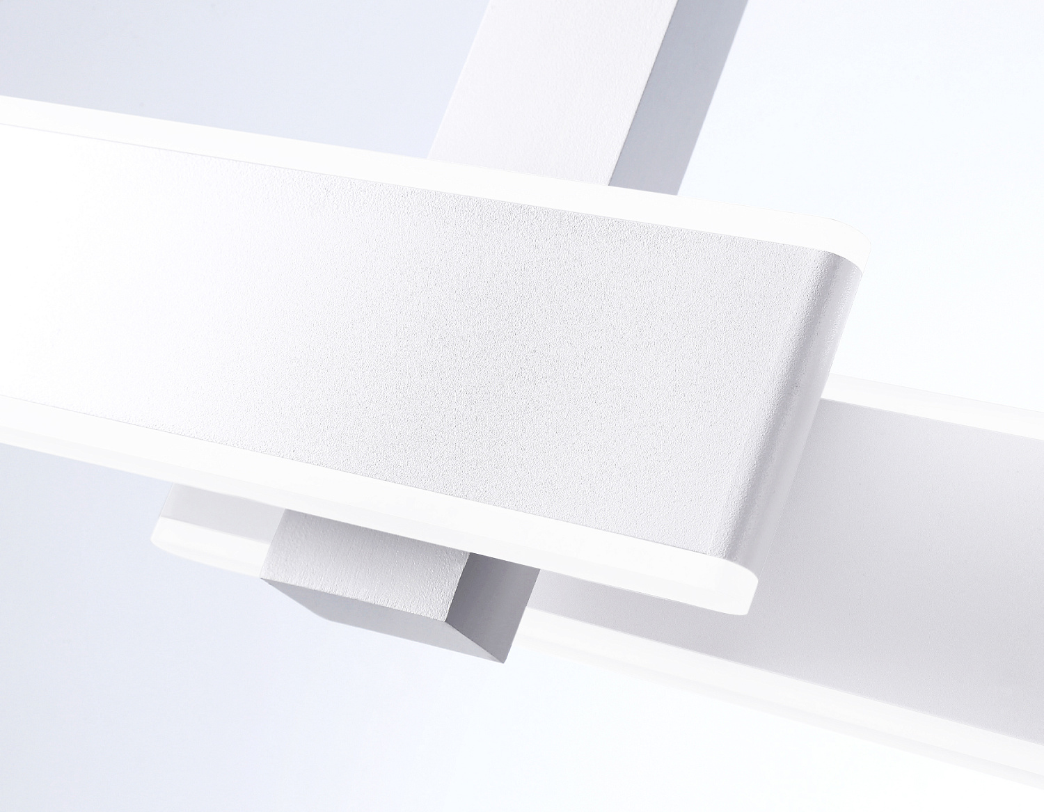 Подвесной светодиодный светильник FA6666 WH белый 42W 3000K-6400K 640*30*900 (Без ПДУ)