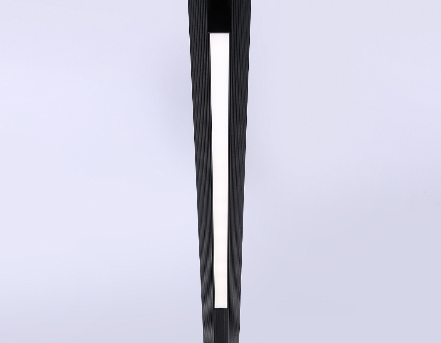 Светильник светодиодный трековый для шинопровода Magnetic GL4013 BK черный IP20 36W 4200K 48V 900*22*45