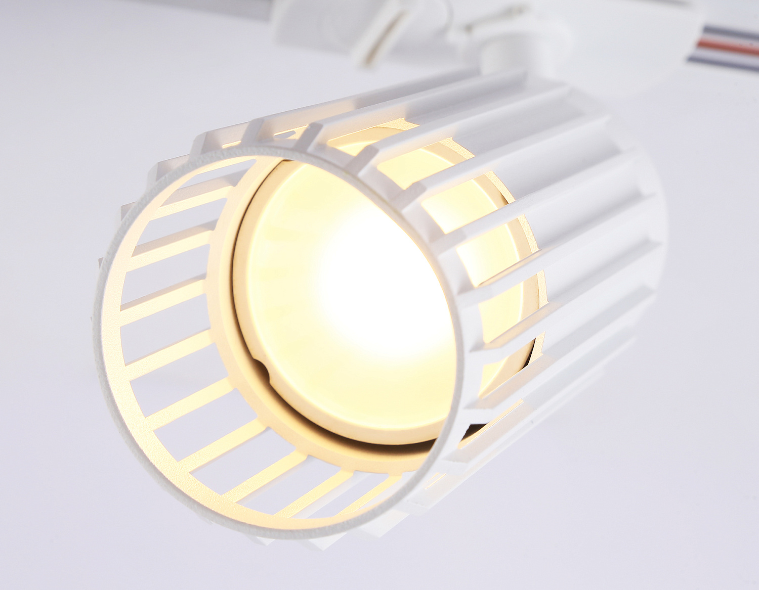 Трековый однофазный светильник со сменной лампой GL5157 WH белый GU10 D60*120