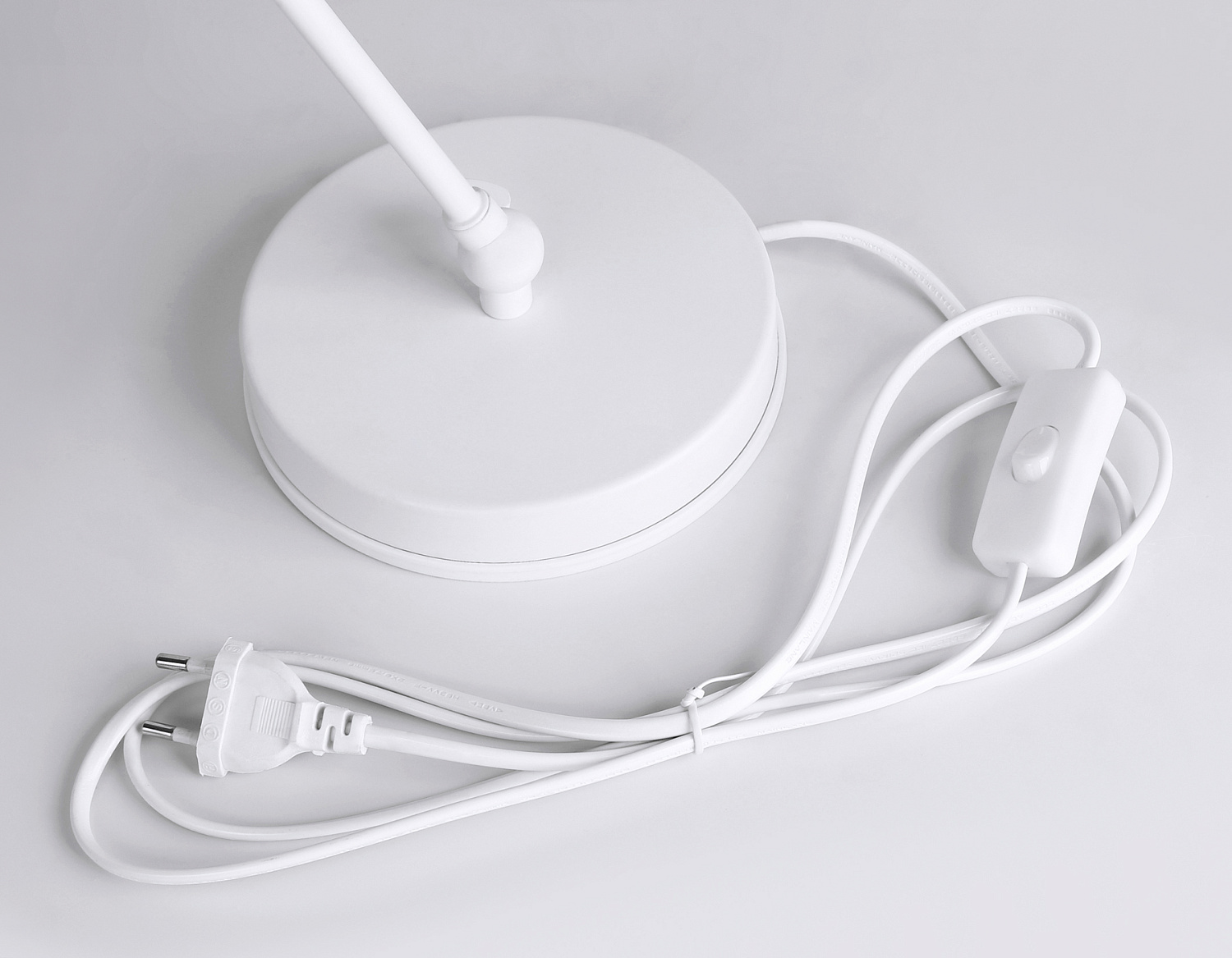 Настольная лампа в стиле лофт TR8152 WH белый E27 max 40W