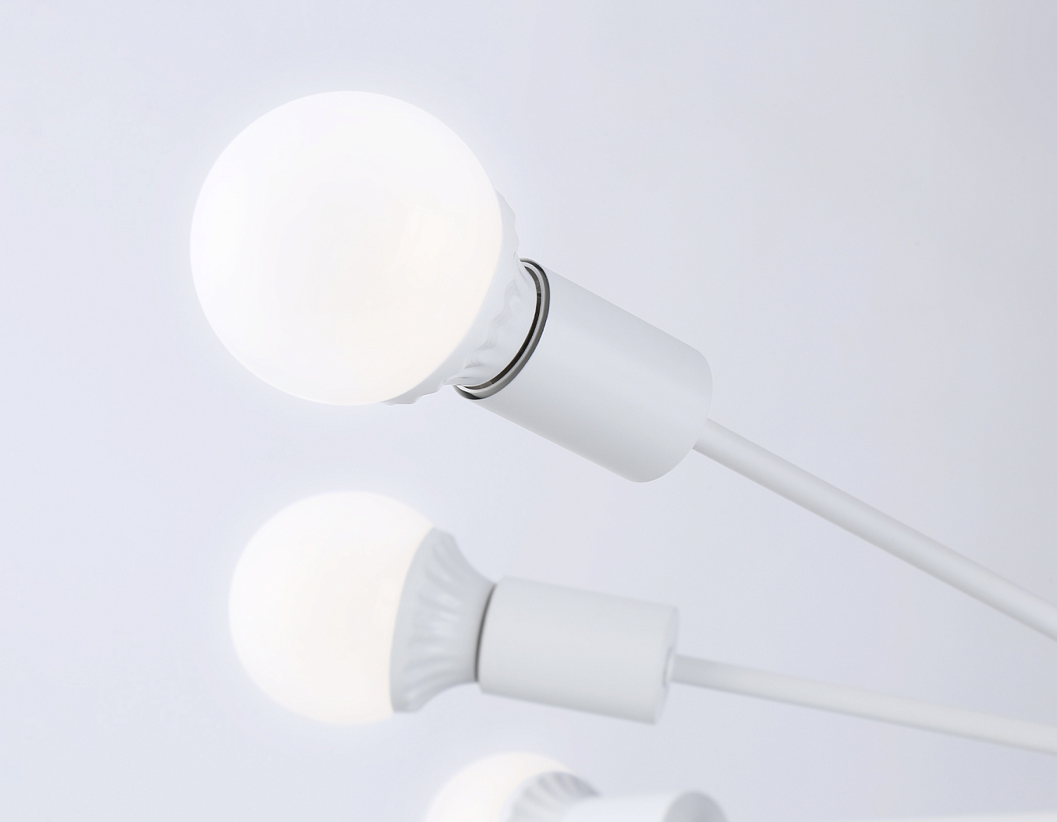 Потолочный светильник в стиле лофт TR80408/8 WH белый E27/8 max 60W D950*150