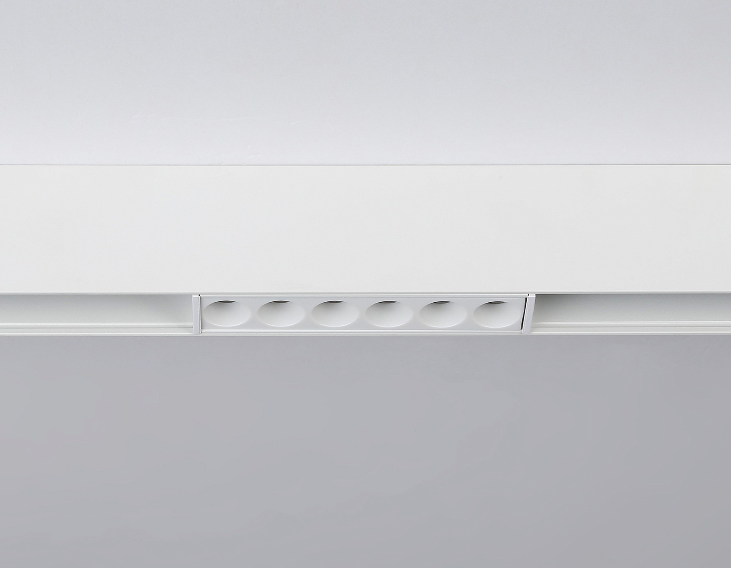 Светильник светодиодный трековый для шинопровода Magnetic GL4017 WH белый IP20 6W 4200K 48V 24° 115*22*45