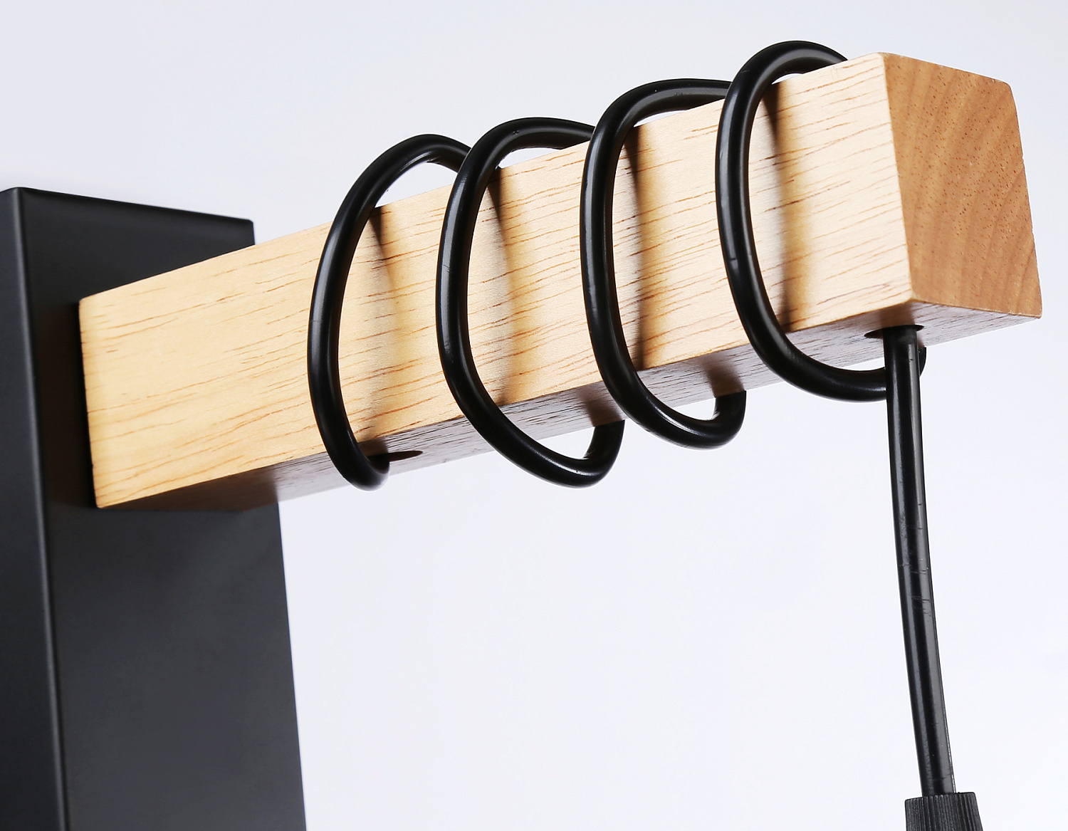 Настенный светильник с выключателем в стиле лофт TR8181 BK/LW черный/светлое дерево E27 max 40W 395*60*210