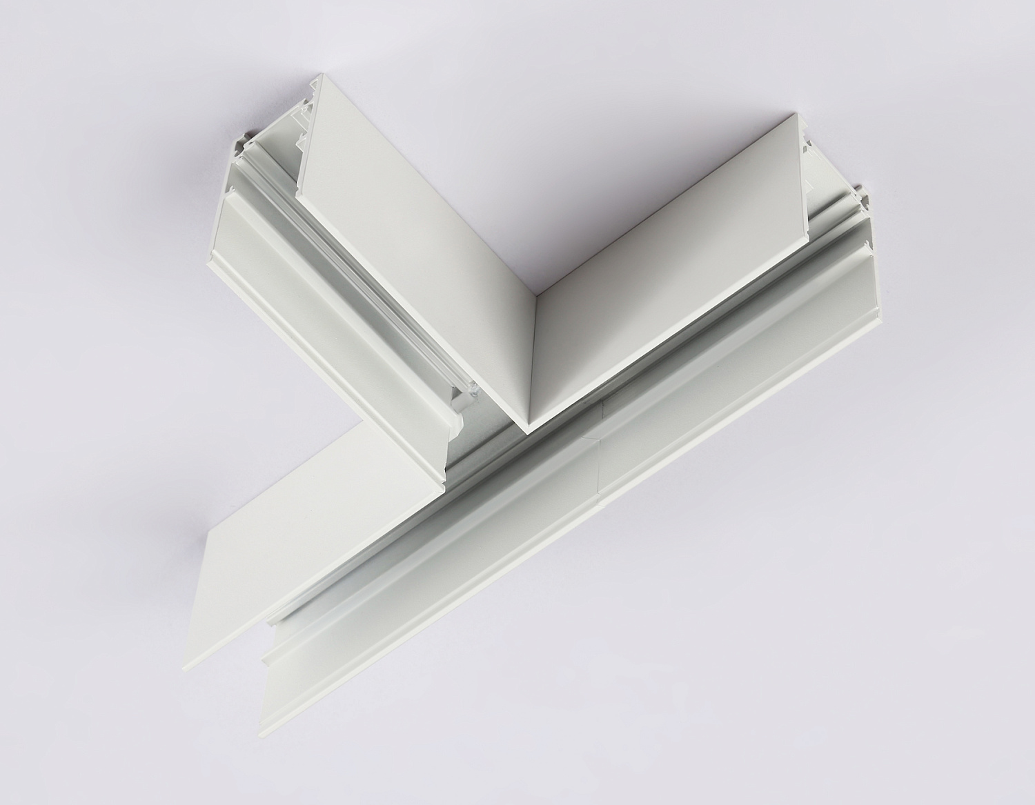 Коннектор T-образный для накладного шинопровода Magnetic GL3373 WH белый коннектор T-образный для накладного шинопровода L170*85*53.7