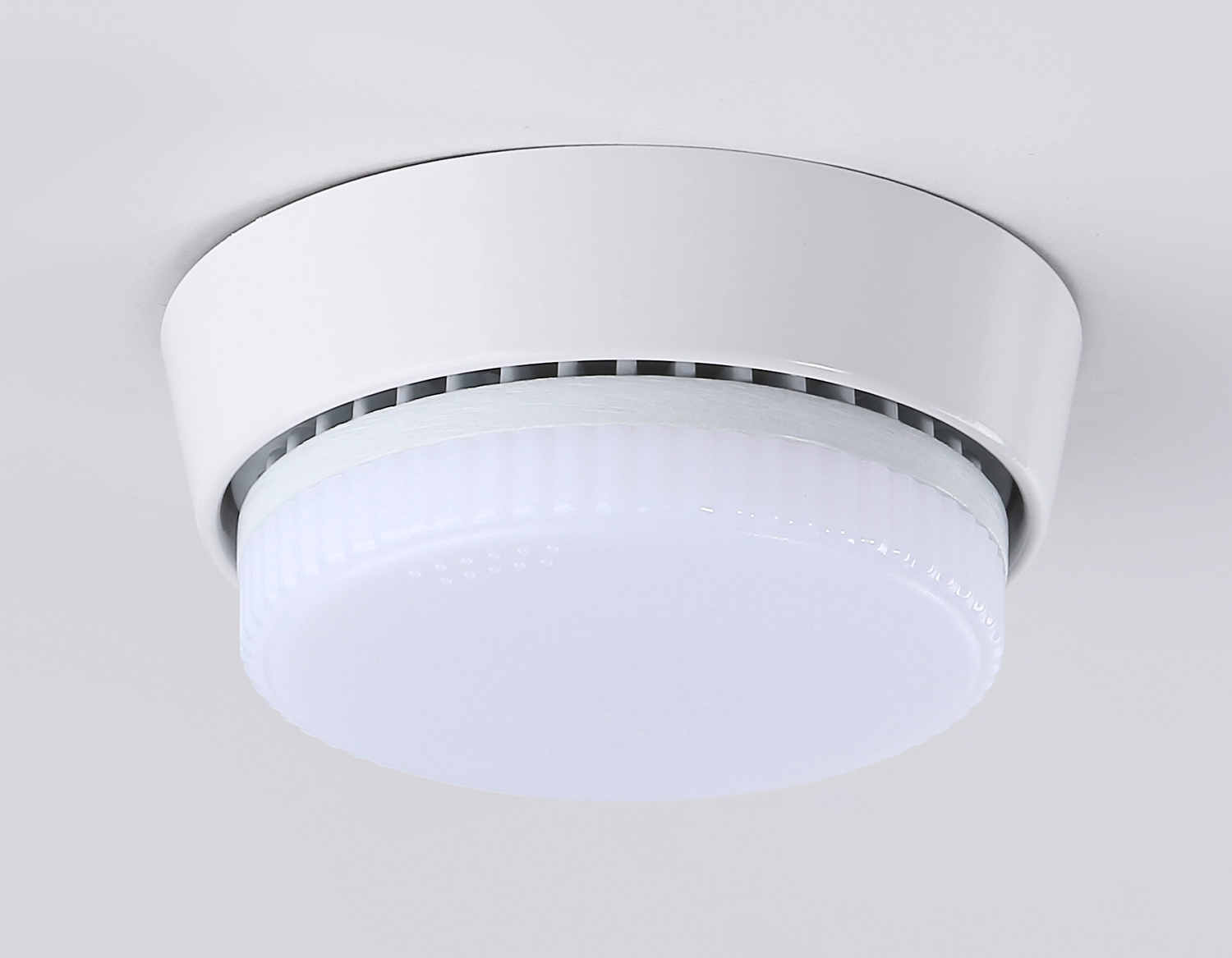 Светильник накладной со сменной лампой GX53 G10188 WH белый GX53 max 12W D90*20