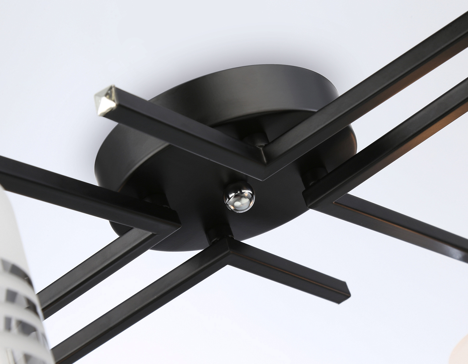 Потолочный светильник TR303212/4 BK/CH/SM/FR черный/хром/дымчатый/белый матовый E27*4 max 60W D515*200