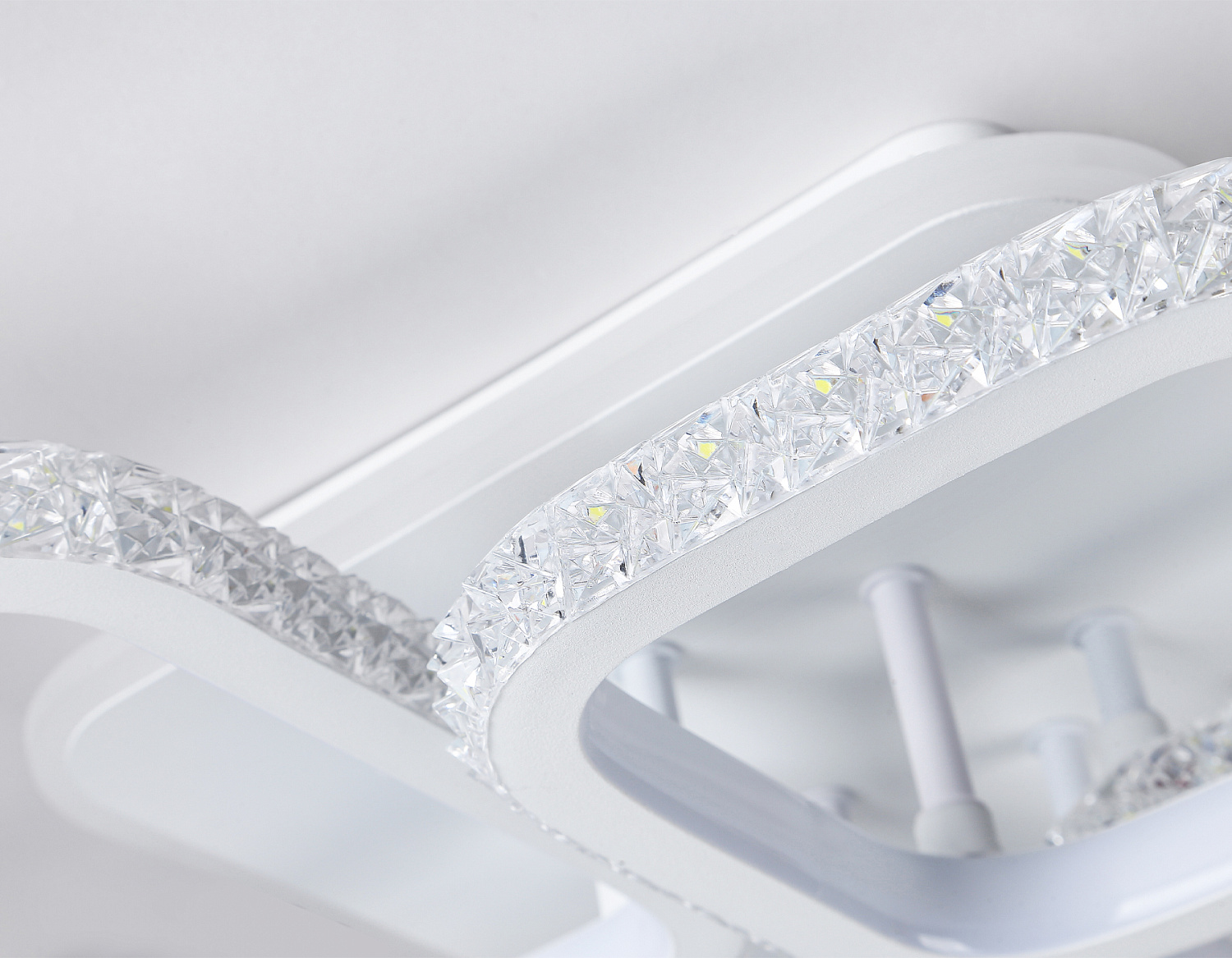 Потолочный светодиодный светильник с пультом FA9541/2+2 WH белый 108W 6400K/3000K 670*500*110 (ПДУ РАДИО 2.4G)