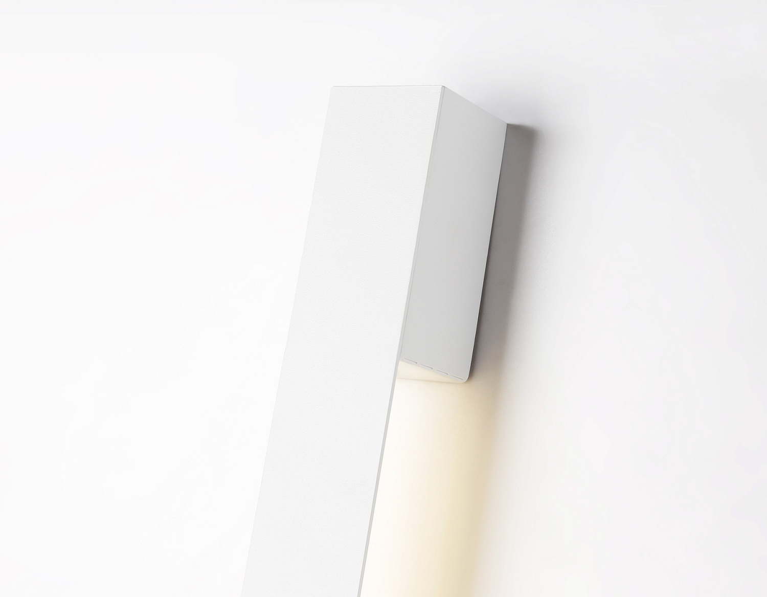 Настенный светодиодный светильник FW4411 SWH белый песок LED 4200K 6W 450*40*35