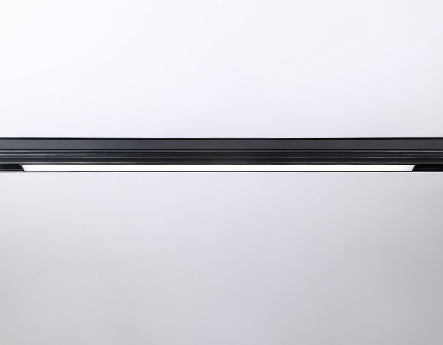Светильник светодиодный трековый для шинопровода Magnetic GL4011 BK черный IP20 24W 4200K 48V 605*22*45