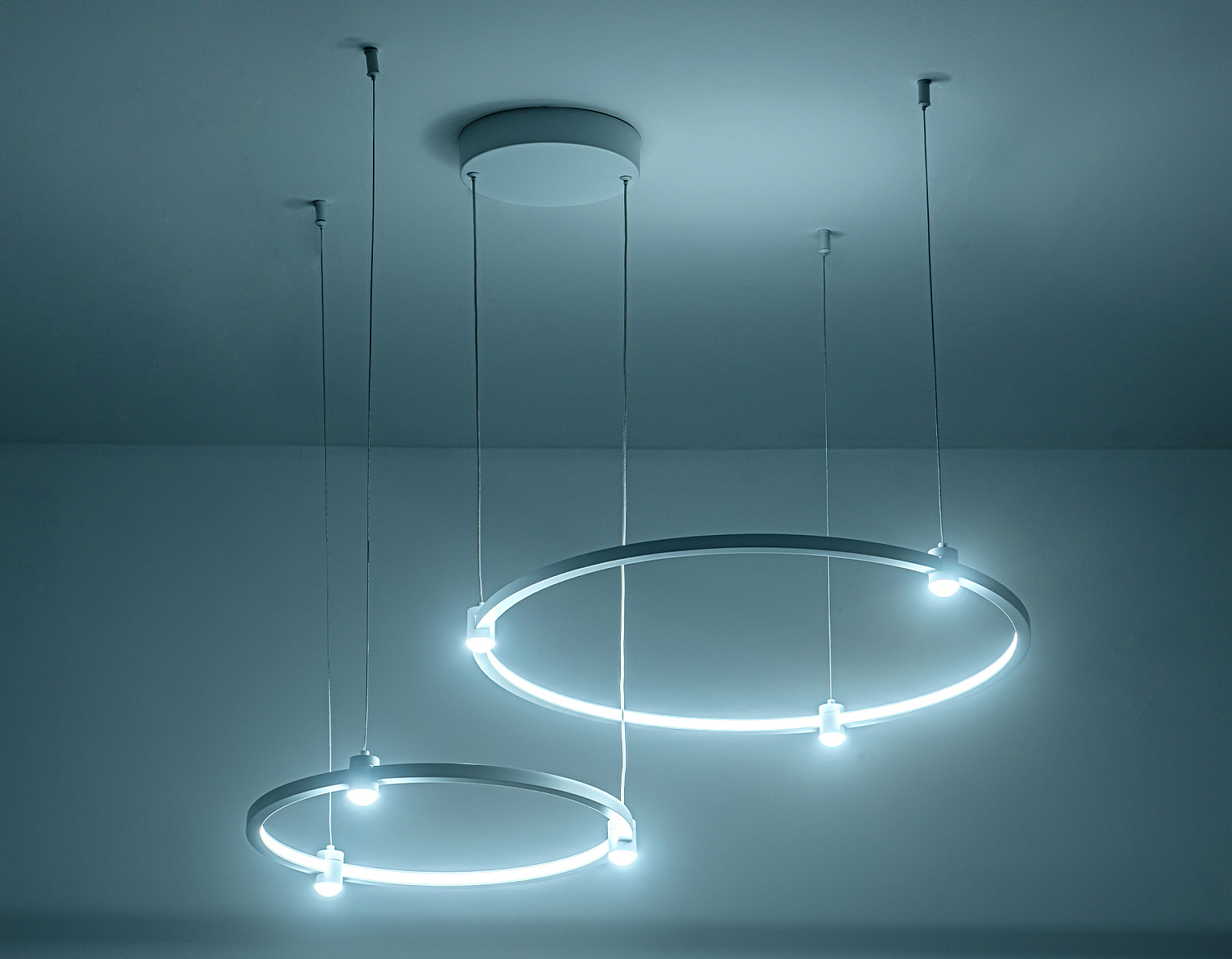 Подвесной светодиодный светильник FL5521/2+6 WH белый 45W 3000K/4200K/6400K D600/400*1300 (без ПДУ)