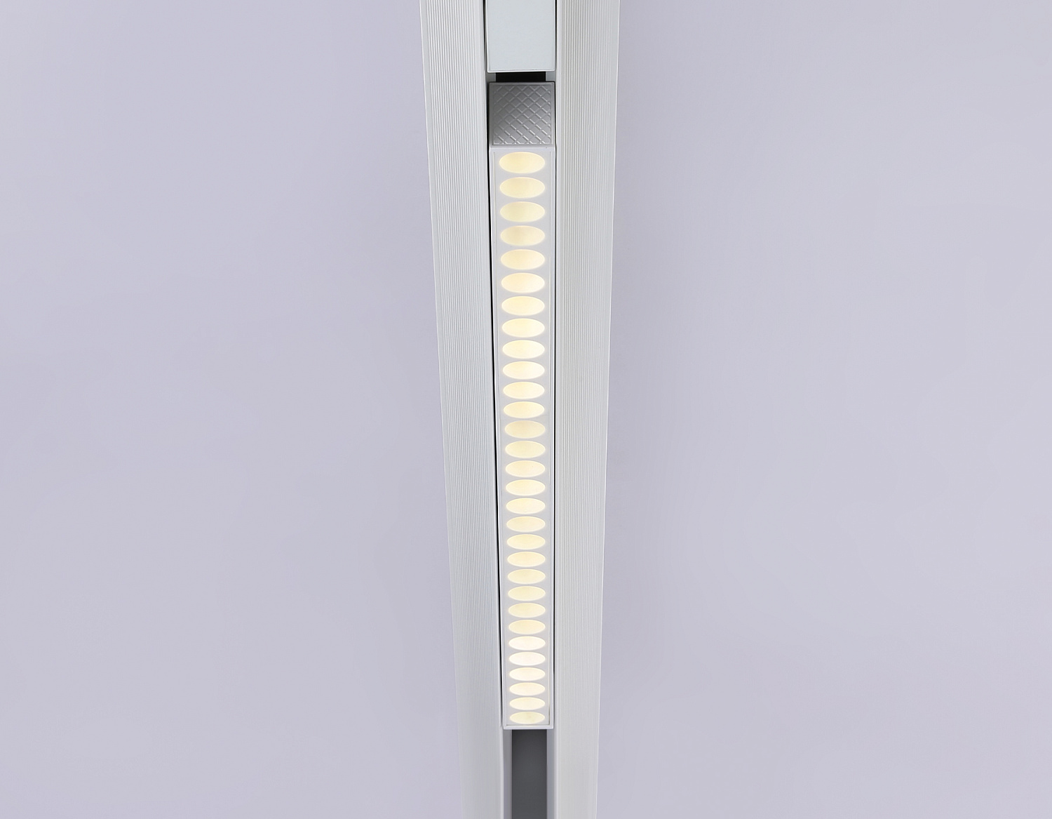 Светильник светодиодный трековый для шинопровода Magnetic GL4031 WH белый IP20 30W 4200K 48V 24° 550*22*45