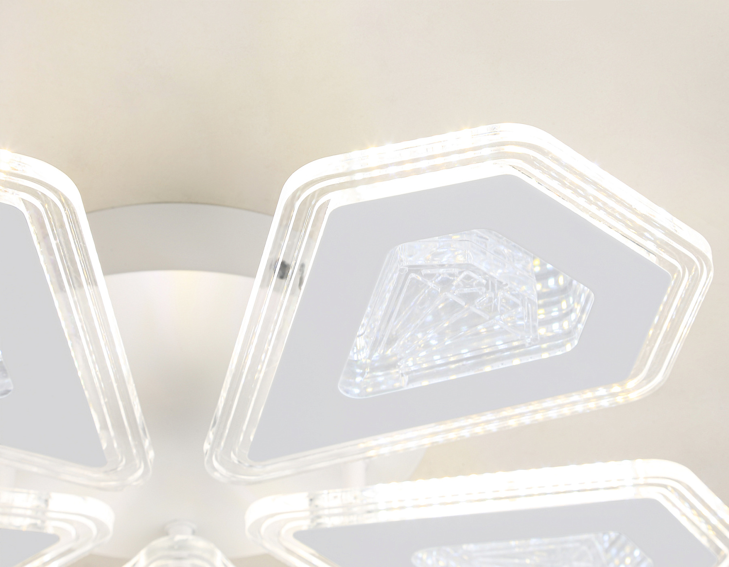 Потолочный светодиодный светильник с пультом FA4030/5 WH белый 96W 3000K+6400K/4200K/6400K+3000K D470*80 (ПДУ ИК)