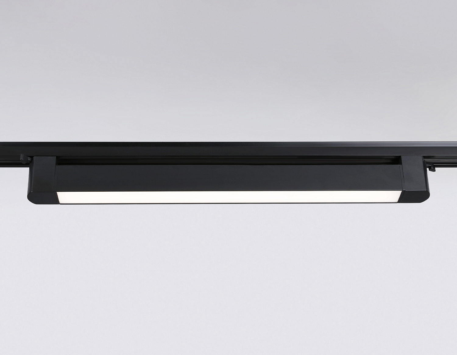 Трековый однофазный светодиодный светильник GL6739 BK черный IP20 30W 4200K 458*35*57