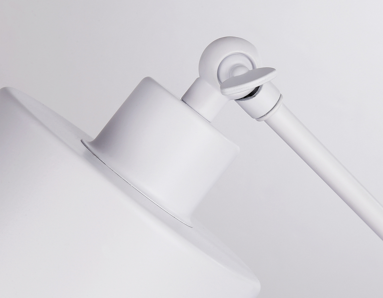 Настольная лампа в стиле лофт TR8152 WH белый E27 max 40W