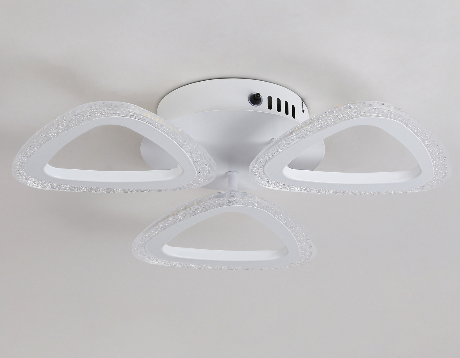 Потолочный светодиодный светильник с пультом FA4508/3 WH белый 30W 4200K/3000K/6400K D420*75 (ПДУ ИК)