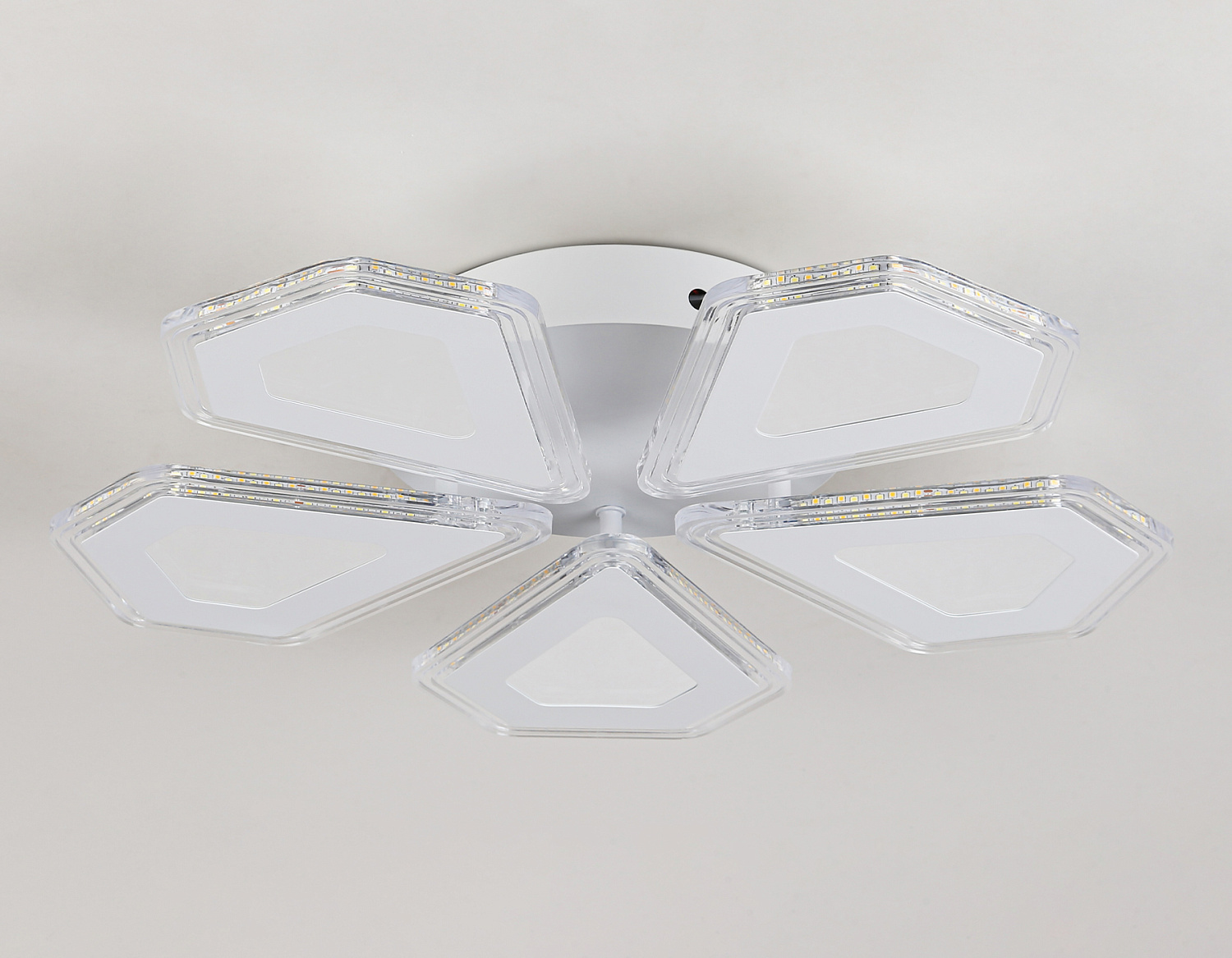 Потолочный светодиодный светильник с пультом FA4030/5 WH белый 96W 3000K+6400K/4200K/6400K+3000K D470*80 (ПДУ ИК)