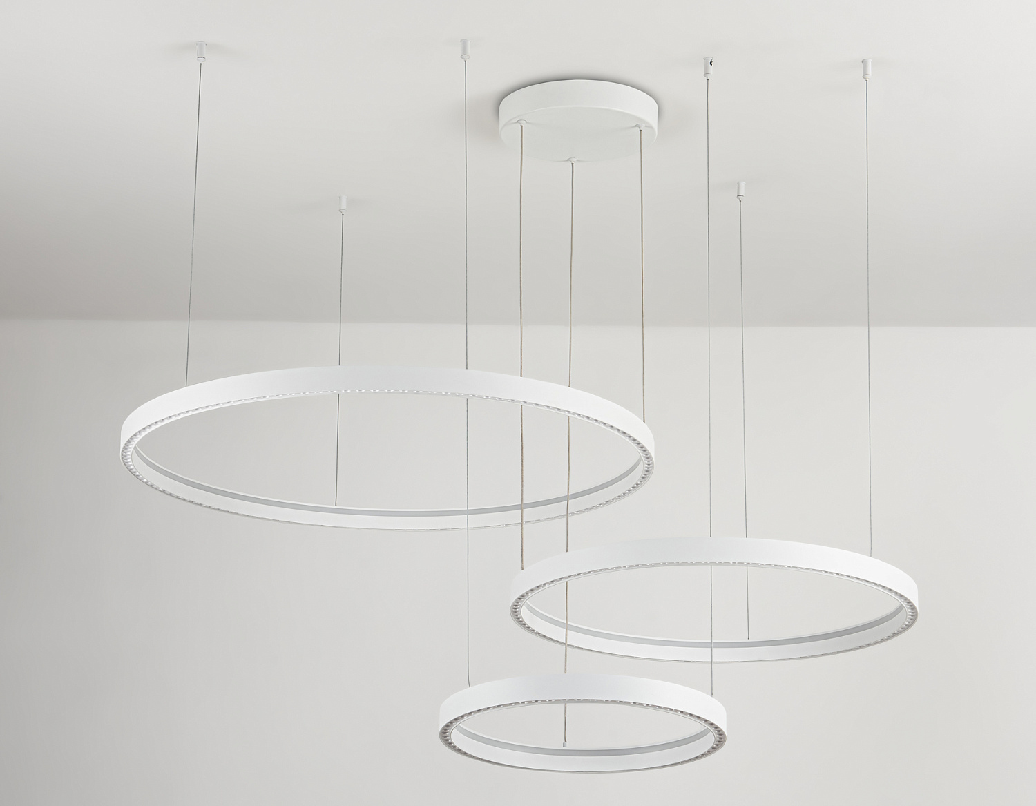 Подвесной светодиодный светильник FL5881/3 WH белый 90W 3000K/4200K/6400K D800/600/400*1070 (без ПДУ)