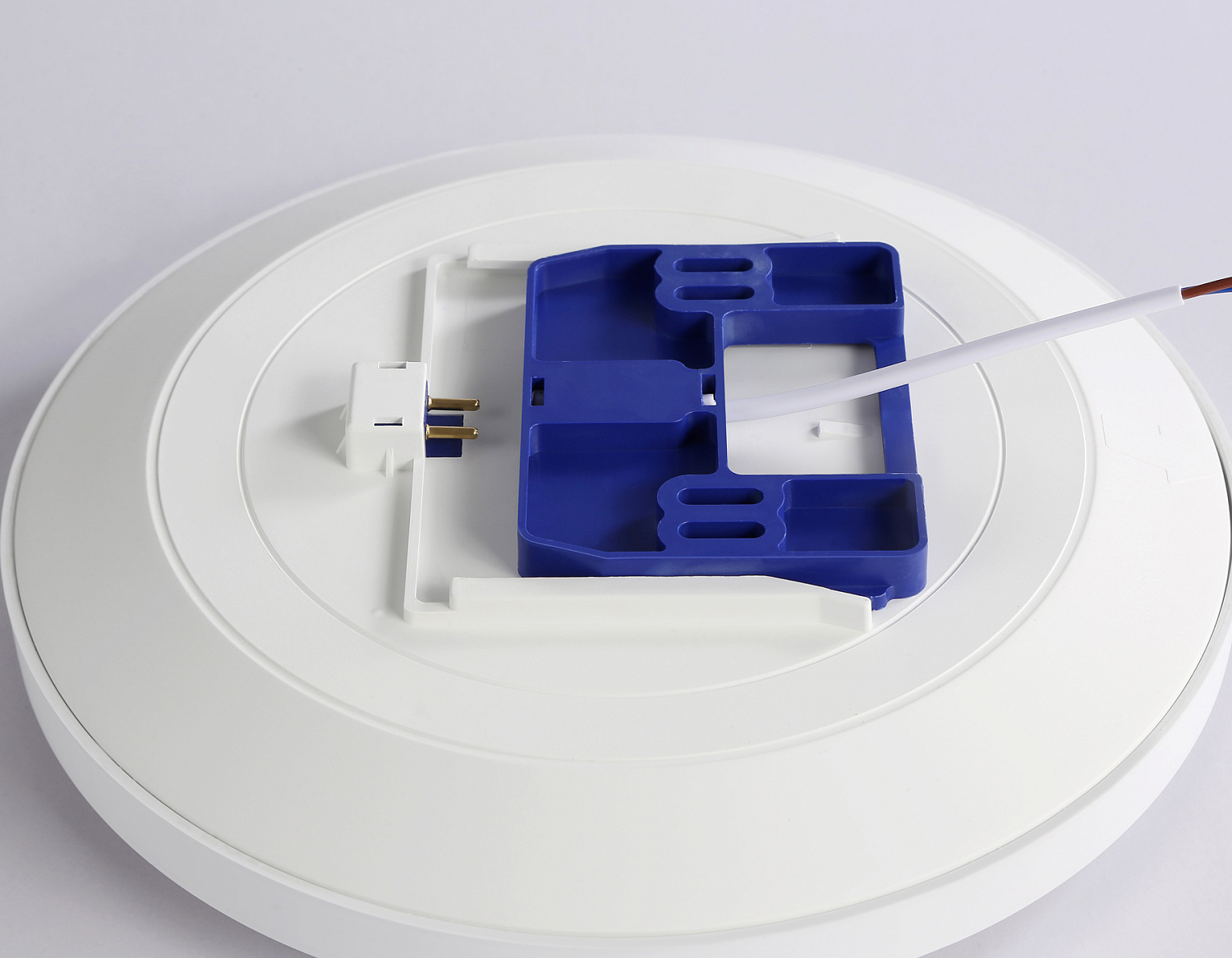 Потолочный светодиодный светильник FZ1220 WH белый IP44 13W 4200K D232*50 (Без ПДУ)