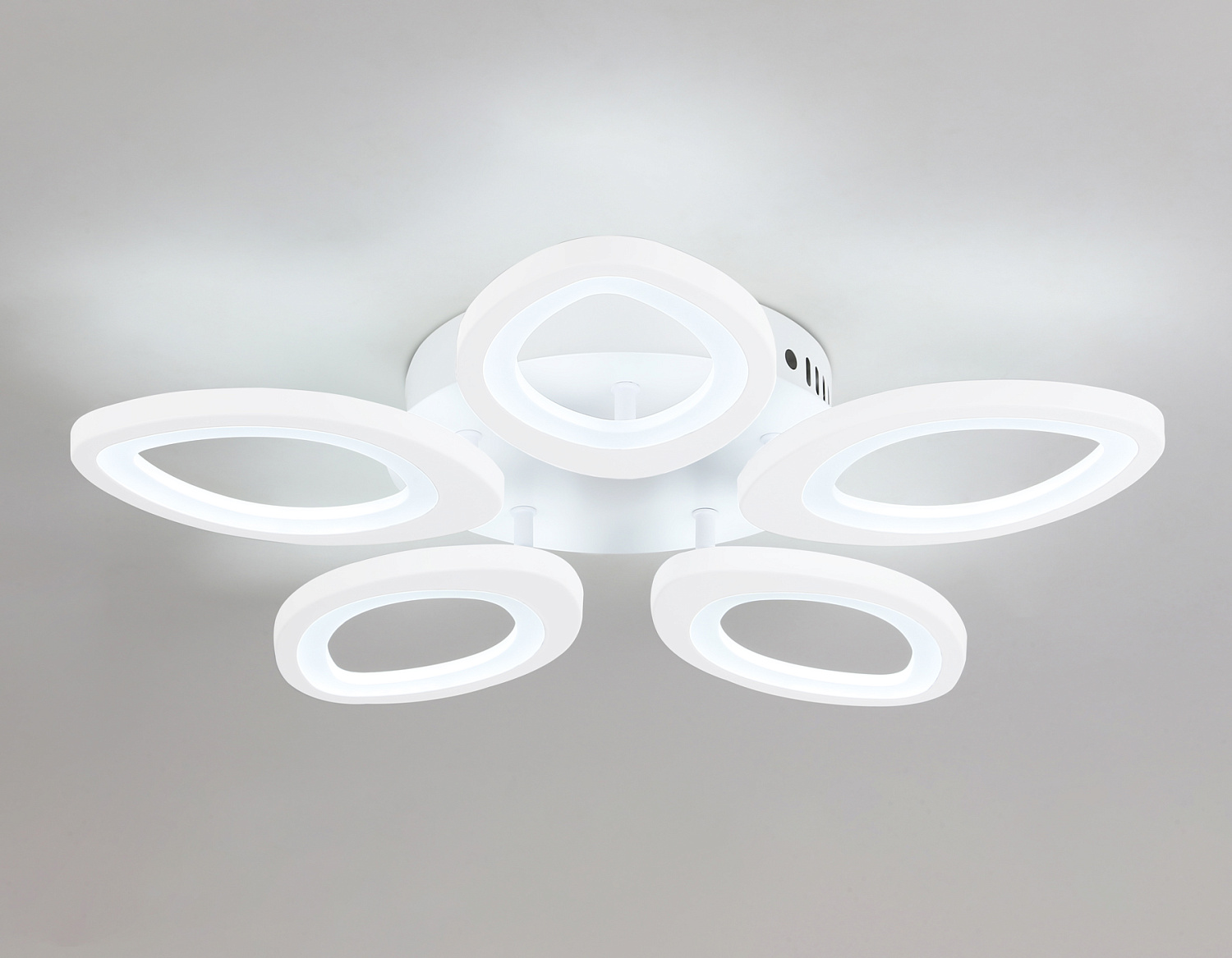 Потолочный светодиодный светильник с пультом FA4492/5 WH белый 4200K/3000K/6400K 63W D520*85 (ПДУ ИК)