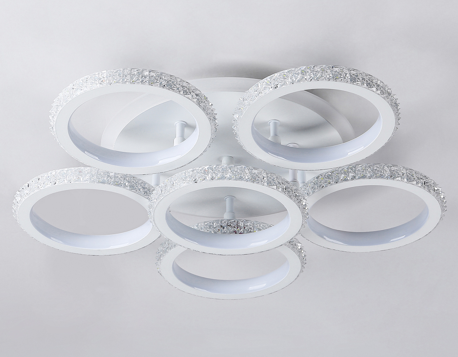 Потолочный светодиодный светильник с пультом FA9531/5+1 WH белый 120W 6400K/3000K D520*110 (ПДУ РАДИО 2.4G)